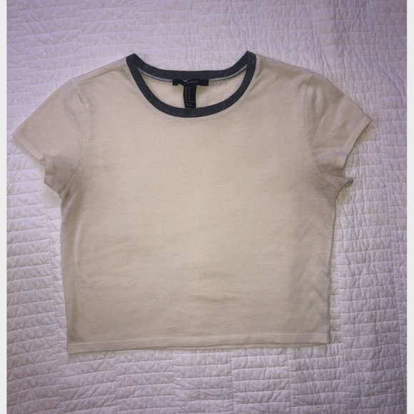 Cropped Off-White Tee with Grey Neckline - Picture 5 of 5